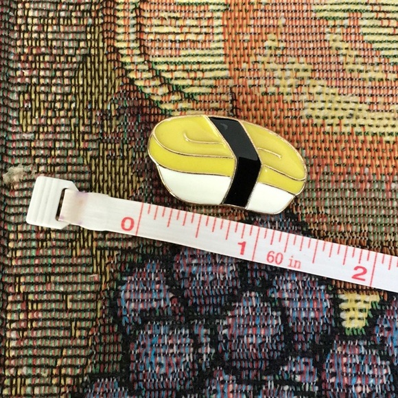 Yellow Nigiri Enamel Pin - Picture 3 of 3
